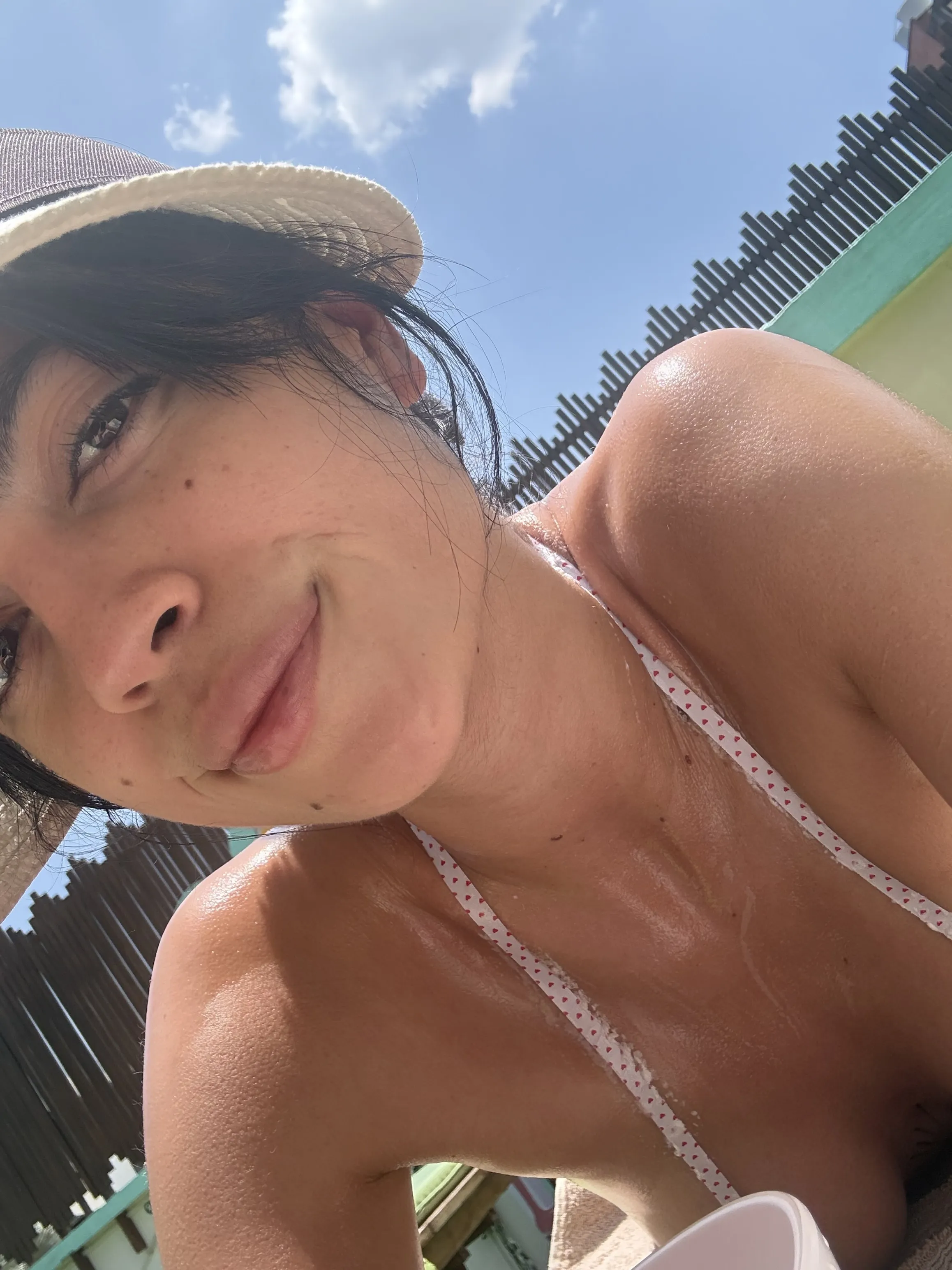 Live sex webcam photo for SaraFernandez #8379072