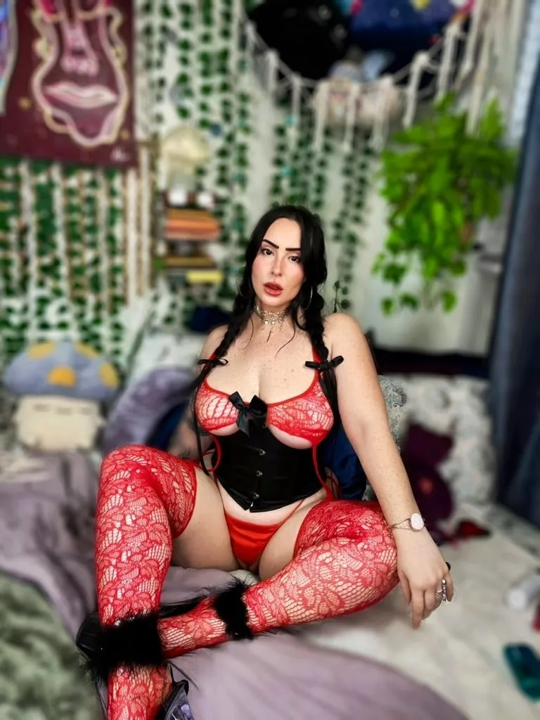 Live sex webcam photo for RavenWillowXO #8320916