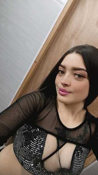 Live sex webcam photo for Khloepinknipples #5636037