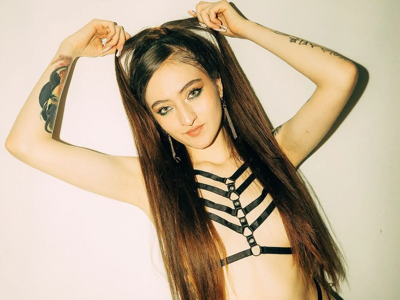 Live sex webcam photo for GigiiHaadidd #5645061