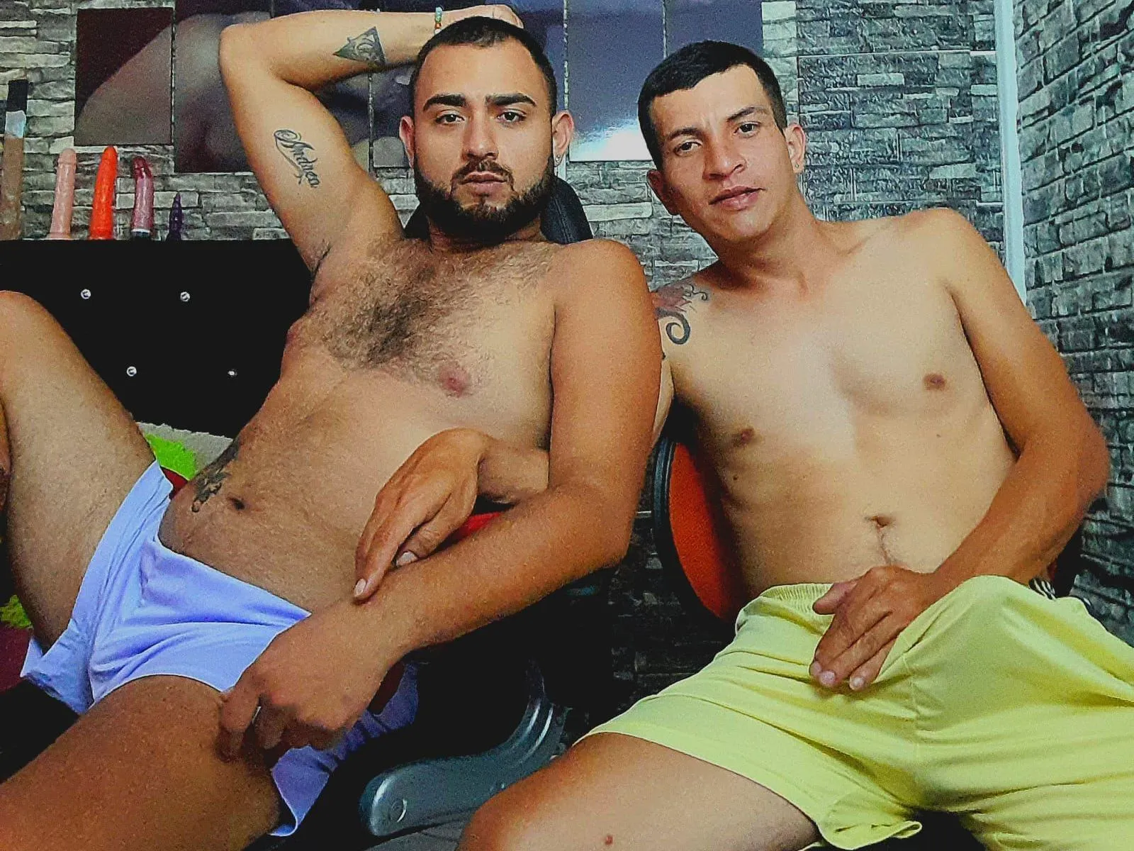 Live sex webcam photo for AronANDBarry #5579739