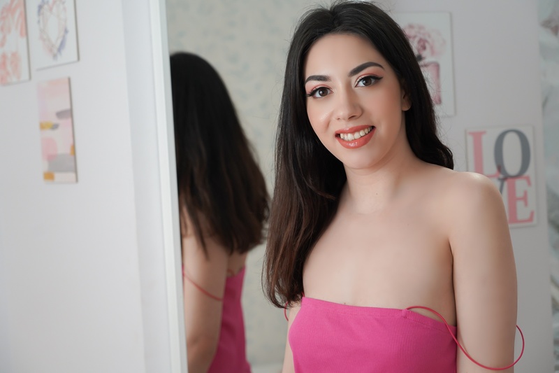 Live sex webcam photo for xMadelinne #5565524