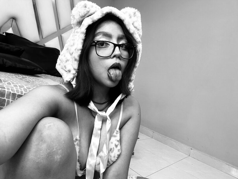 Live sex webcam photo for LittleAng43l #6389754