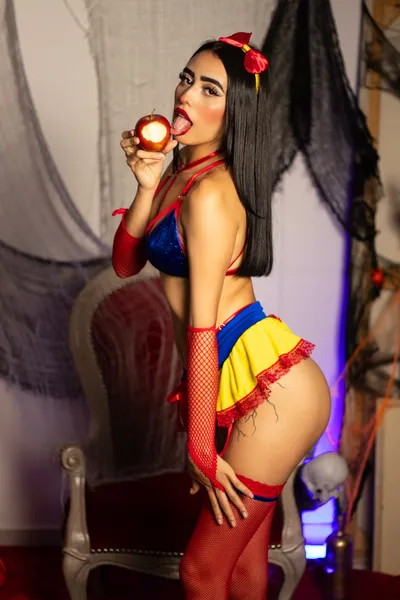 Live sex webcam photo for SophieeHall #5668827