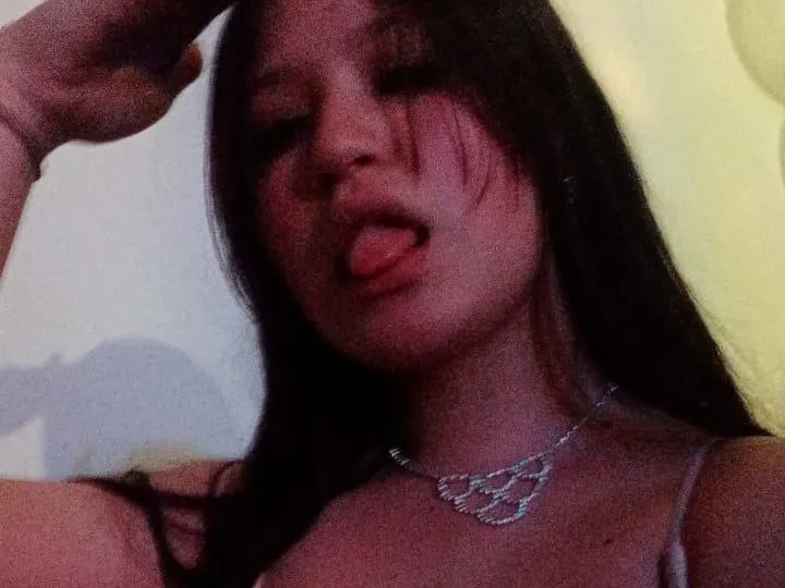 Live sex webcam photo for salomedubois #5653751