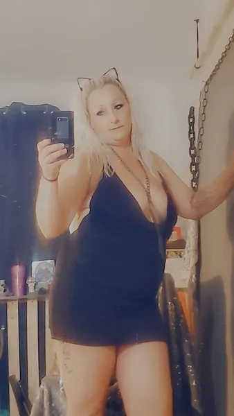 Live sex webcam photo for MrsFux #6262003