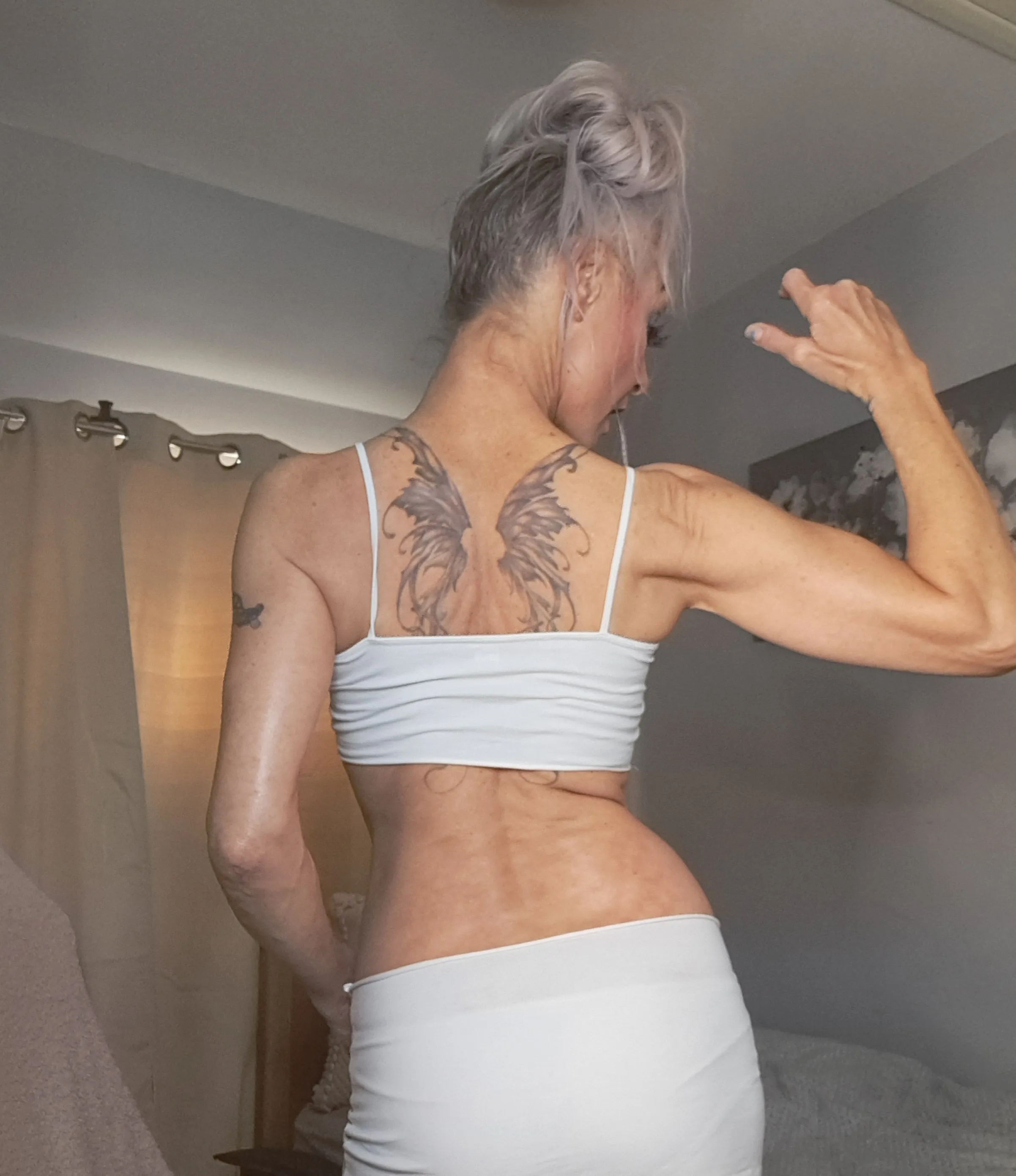 Live sex webcam photo for MiaMystique #7879121