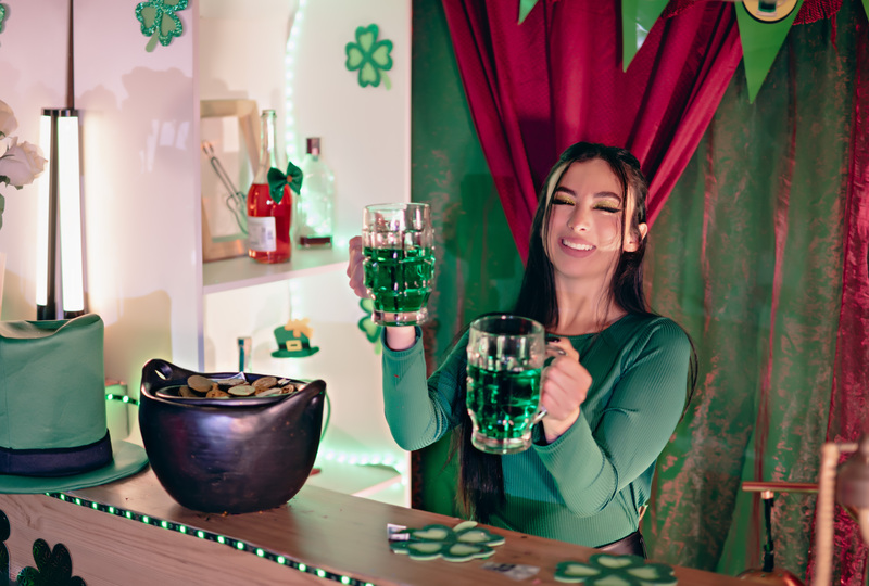 Live sex webcam photo for BellaDiiaz #7795692