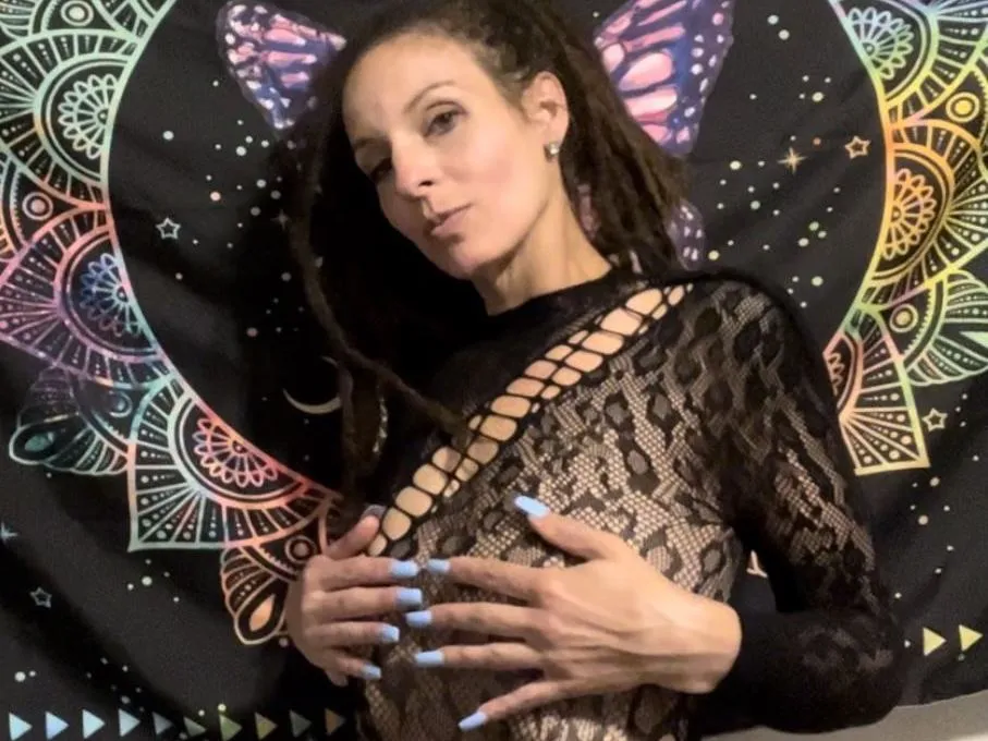 Live sex webcam photo for BriannaJane #5589855