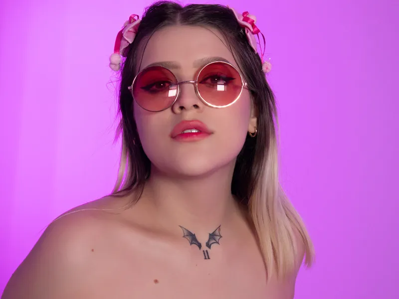 Live sex webcam photo for KimSumer #5638595