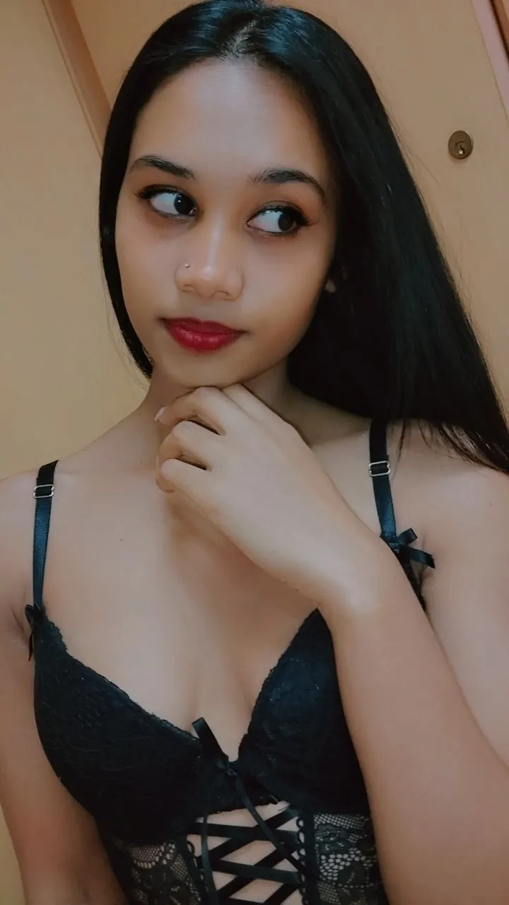 Live sex webcam photo for IndianAurora18 #8423691