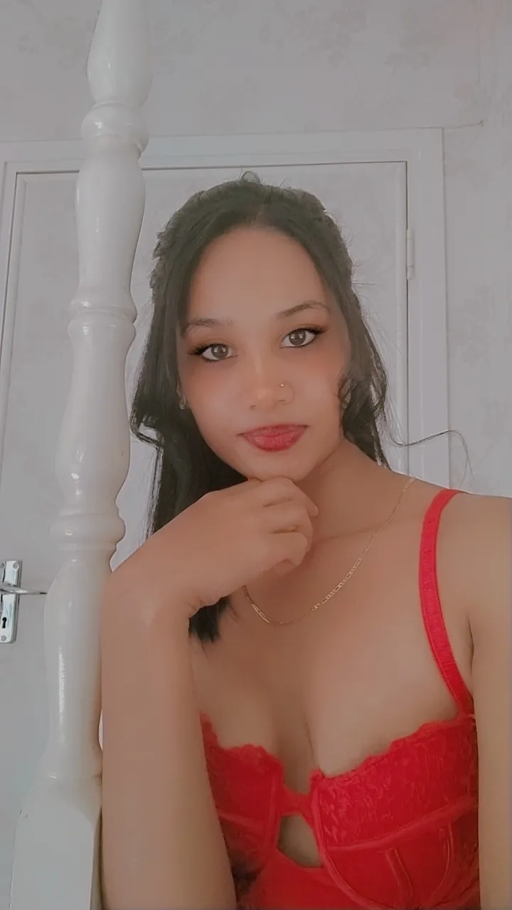 Live sex webcam photo for IndianAurora18 #8423693