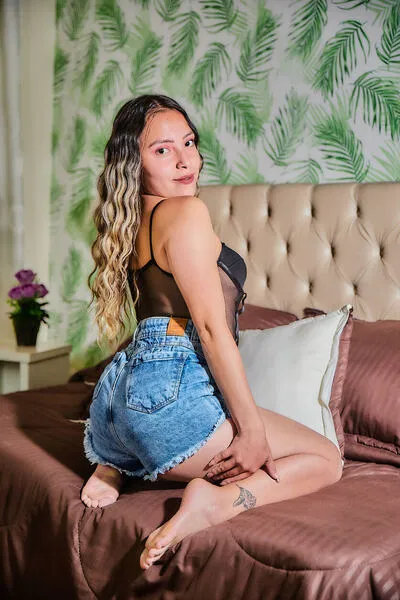 Live sex webcam photo for Sophie18demoiselle #5581502