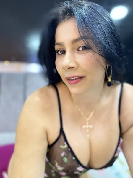 Live sex webcam photo for Lolamiler31 #5676110