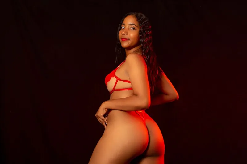 Live sex webcam photo for EmilyYvonne #5604871