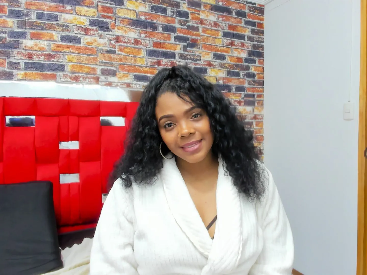 Live sex webcam photo for HillaryLopez #5616023