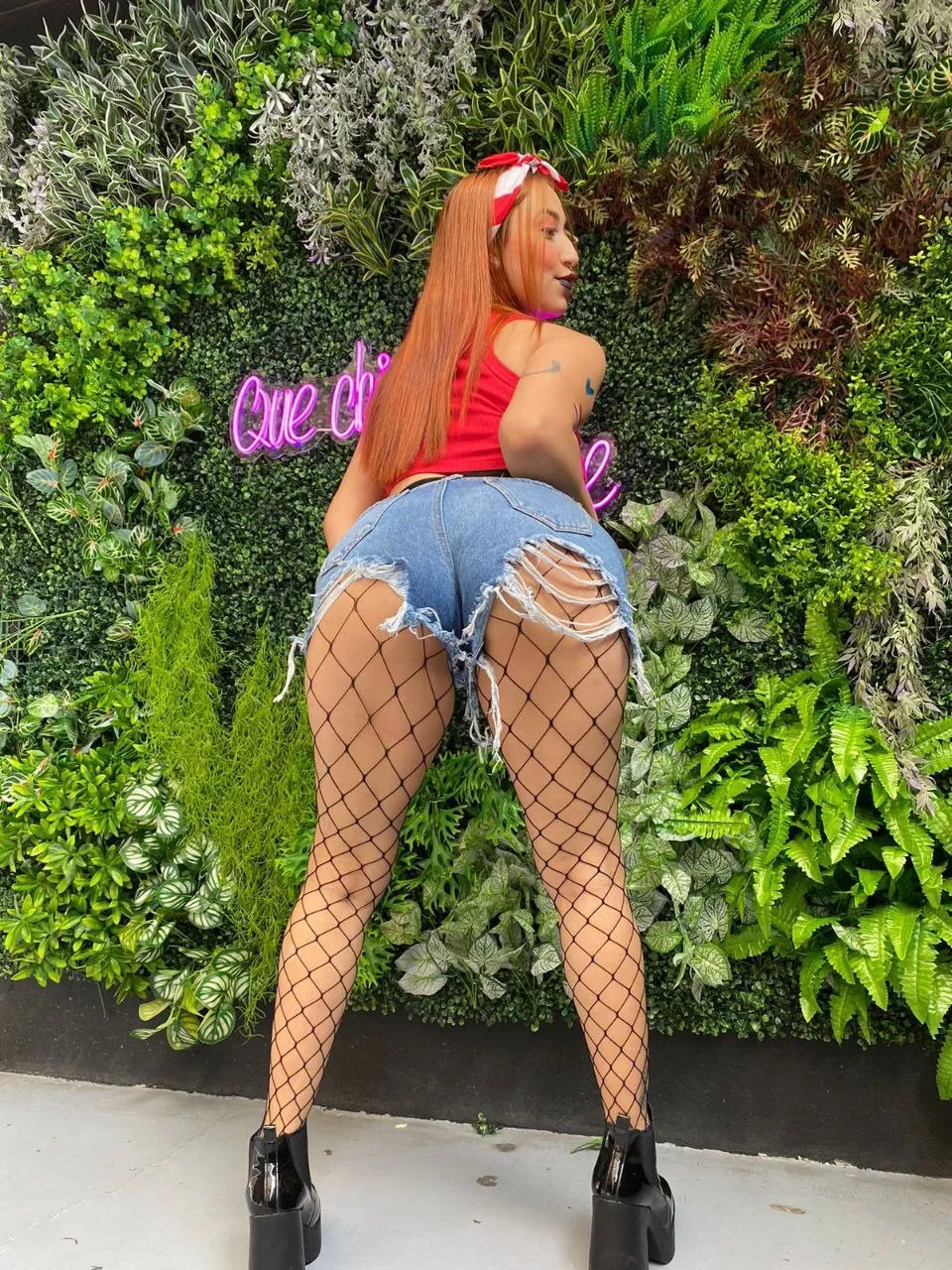 Live sex webcam photo for MollyCruzz #7834889