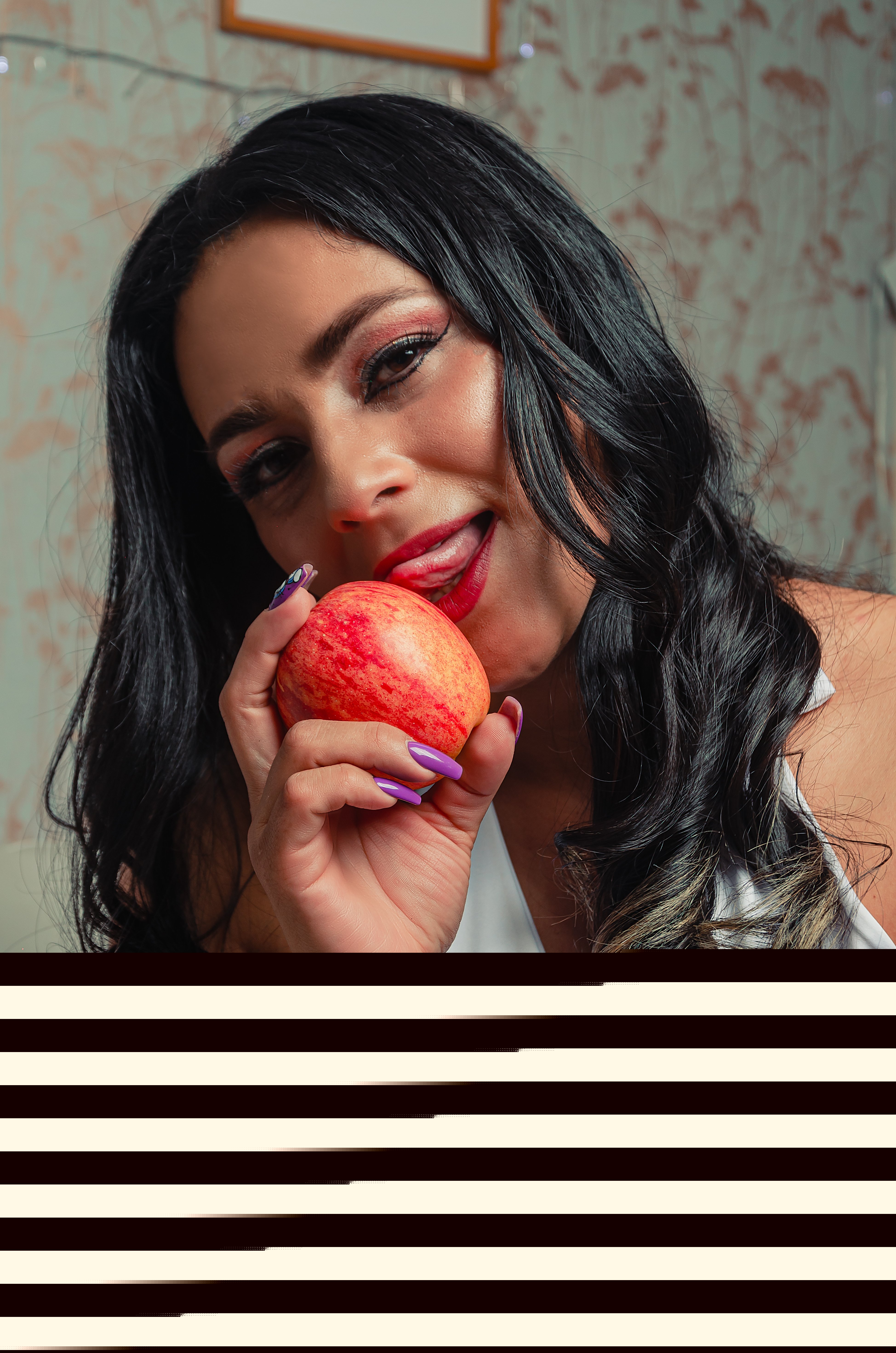 Live sex webcam photo for MichelleMonet #7337360