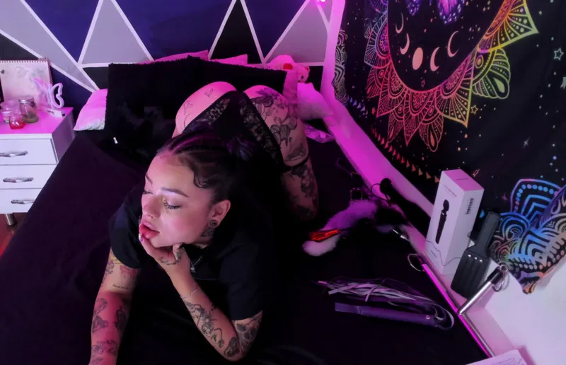 Live sex webcam photo for ChloeAllennn #6278223