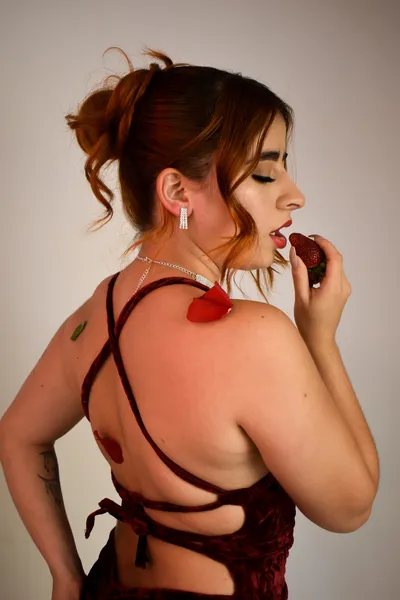 Live sex webcam photo for MartinaConorr #6860009