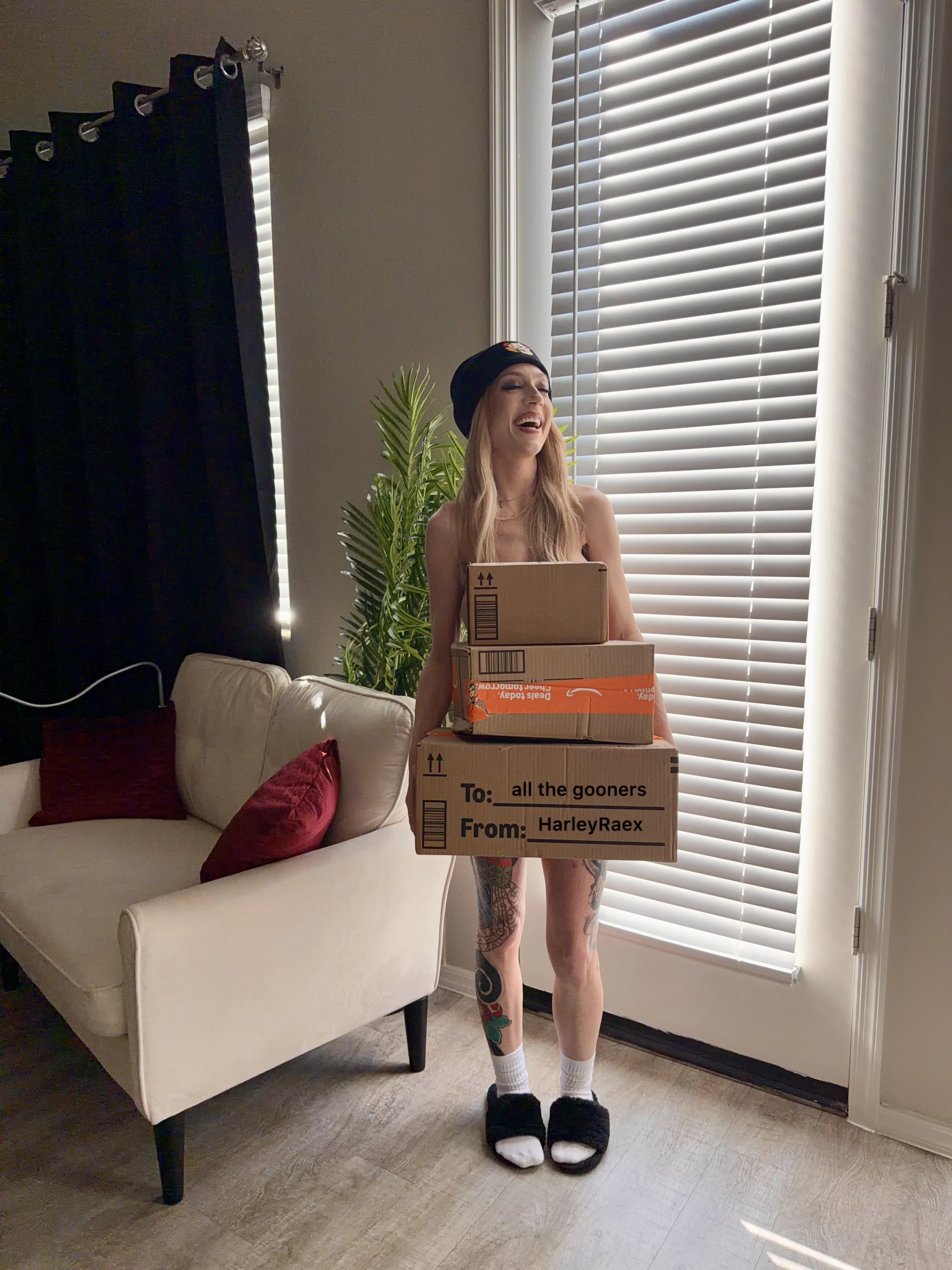 Live sex webcam photo for HarleyRaex #8109507