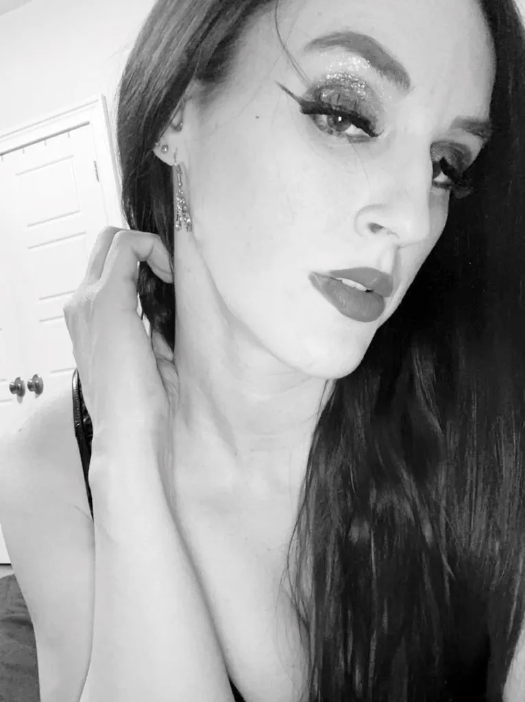 Live sex webcam photo for JenniferVegas #7387056