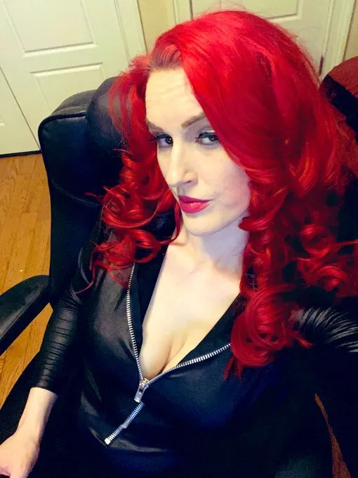 Live sex webcam photo for JenniferVegas #7387062