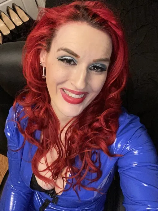 Live sex webcam photo for JenniferVegas #7387060