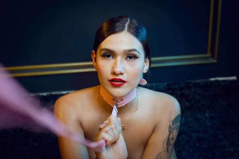 Live sex webcam photo for VictoriaWolf19 #5872034
