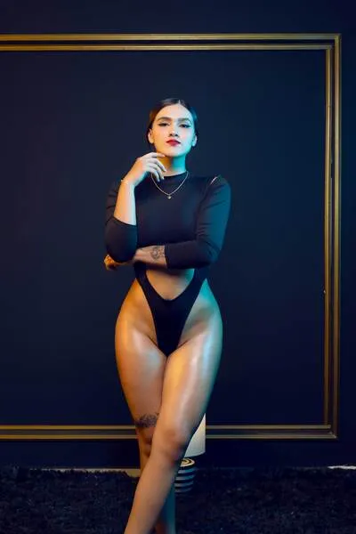 Live sex webcam photo for VictoriaWolf19 #6071910