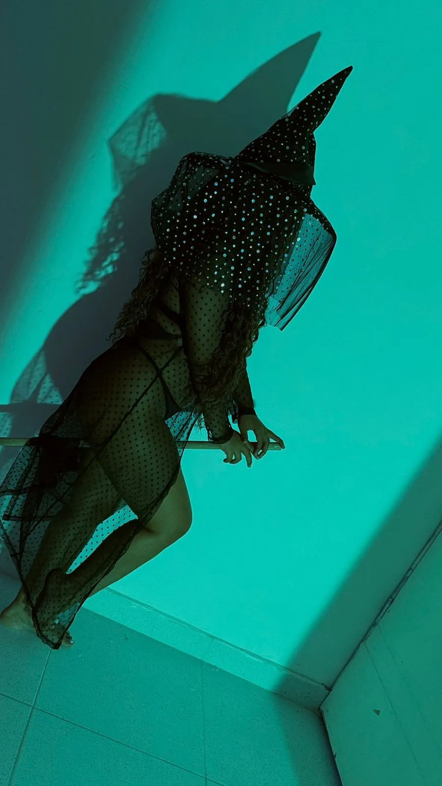 Live sex webcam photo for Alika101 #7996100