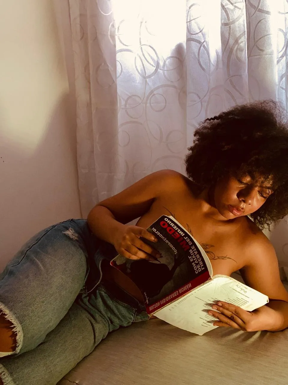 Live sex webcam photo for Alika101 #7933152