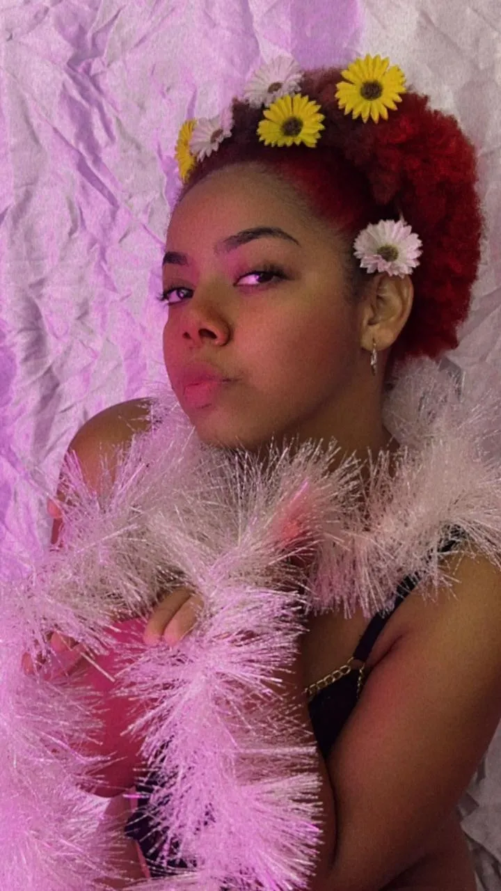 Live sex webcam photo for Alika101 #7281664