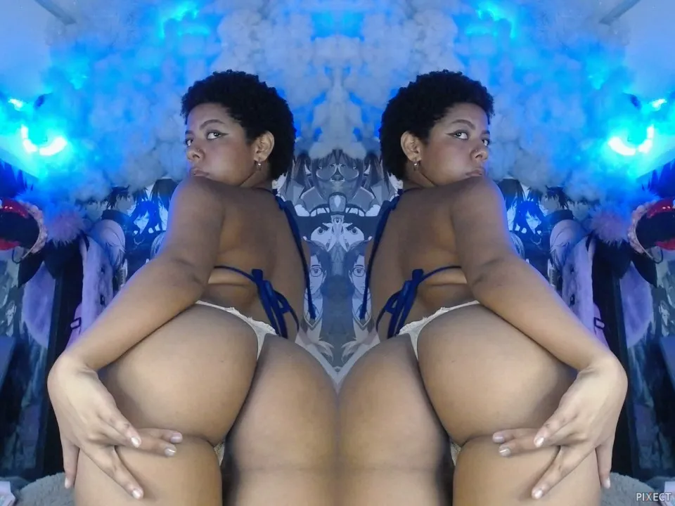 Live sex webcam photo for Alika101 #7281609