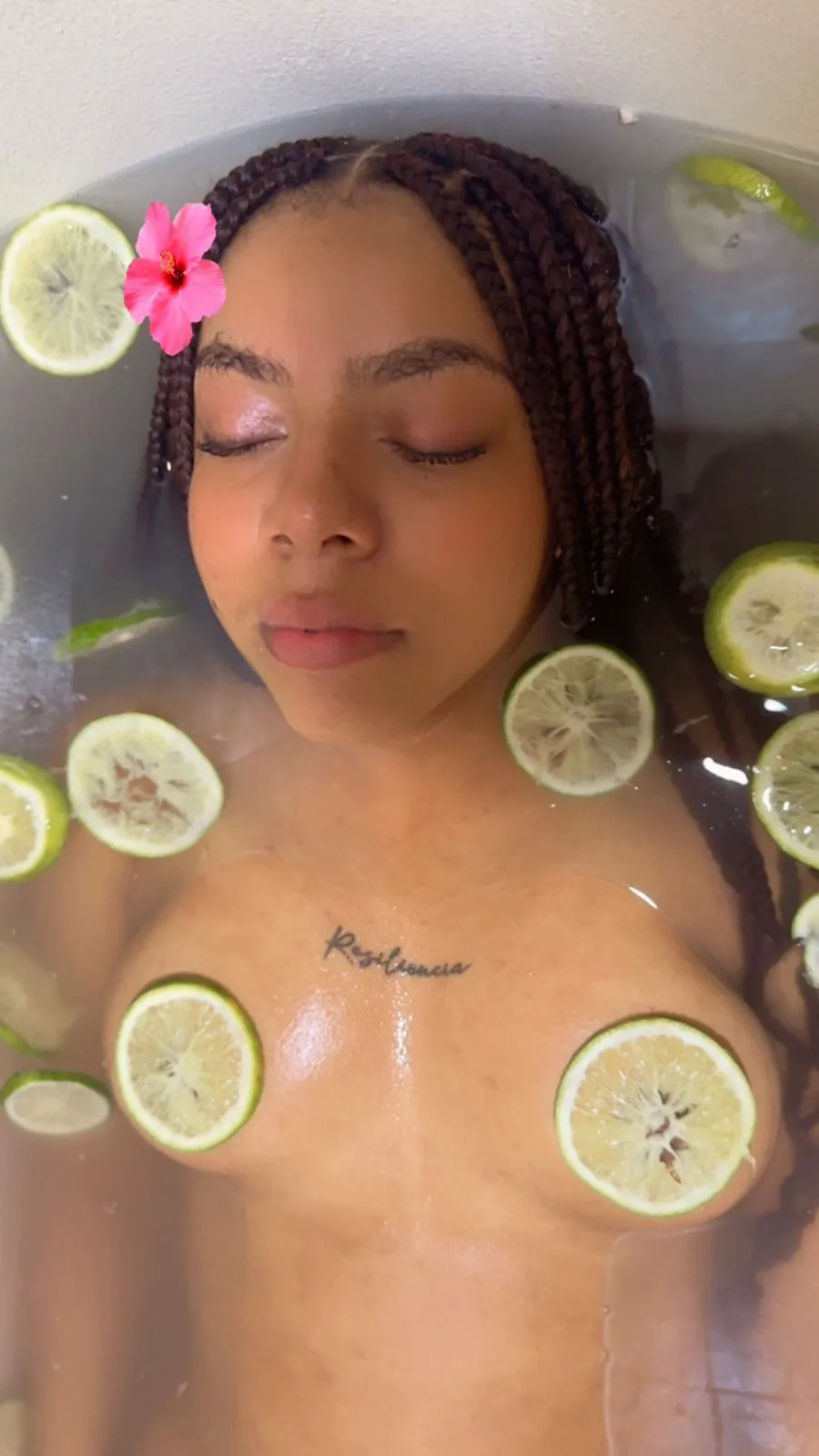 Live sex webcam photo for Alika101 #7281671