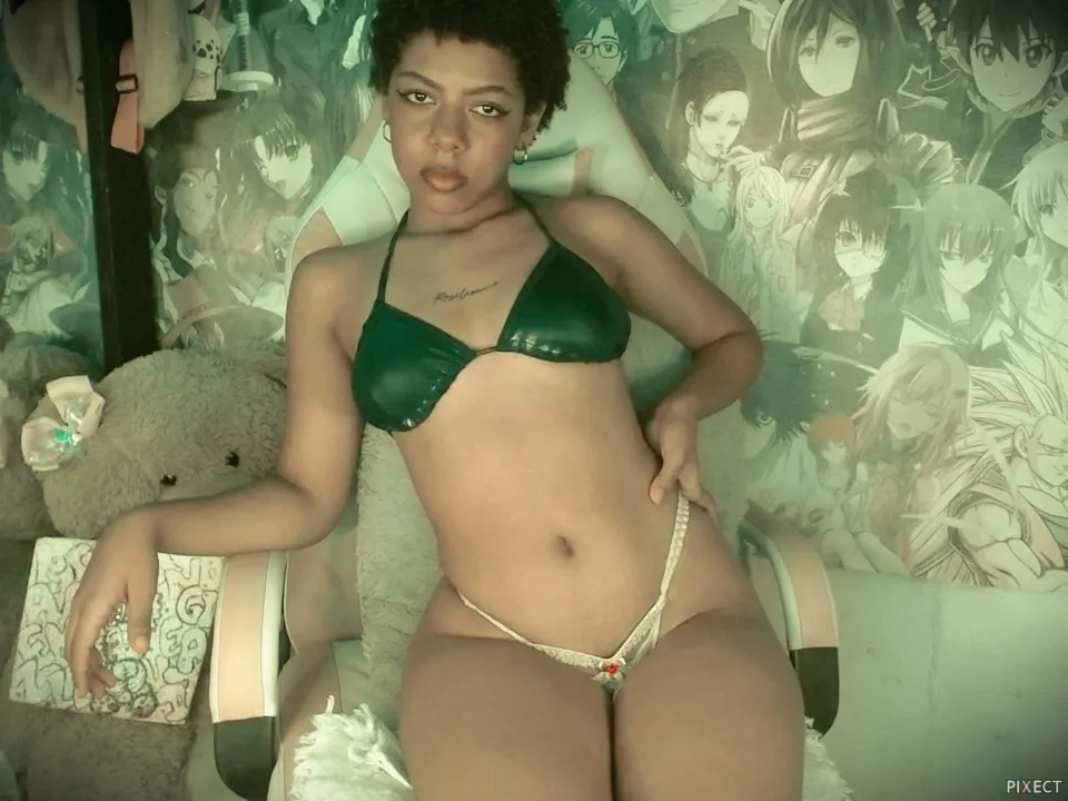 Live sex webcam photo for Alika101 #7281610