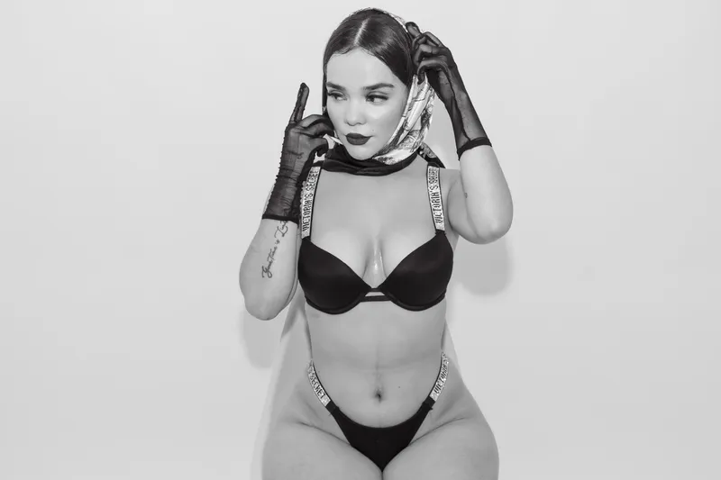 Live sex webcam photo for AdelleCollinss #6275571