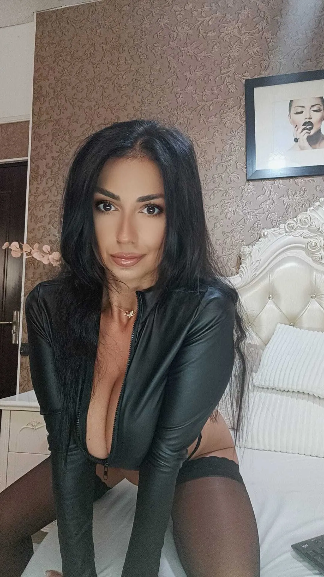 Live sex webcam photo for OliveWilson #8617612