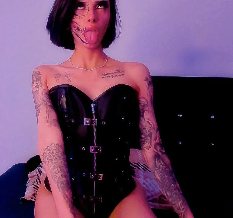 Live sex webcam photo for ChloeAddamss #7983766