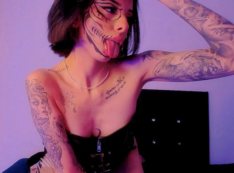 Live sex webcam photo for ChloeAddamss #7983763