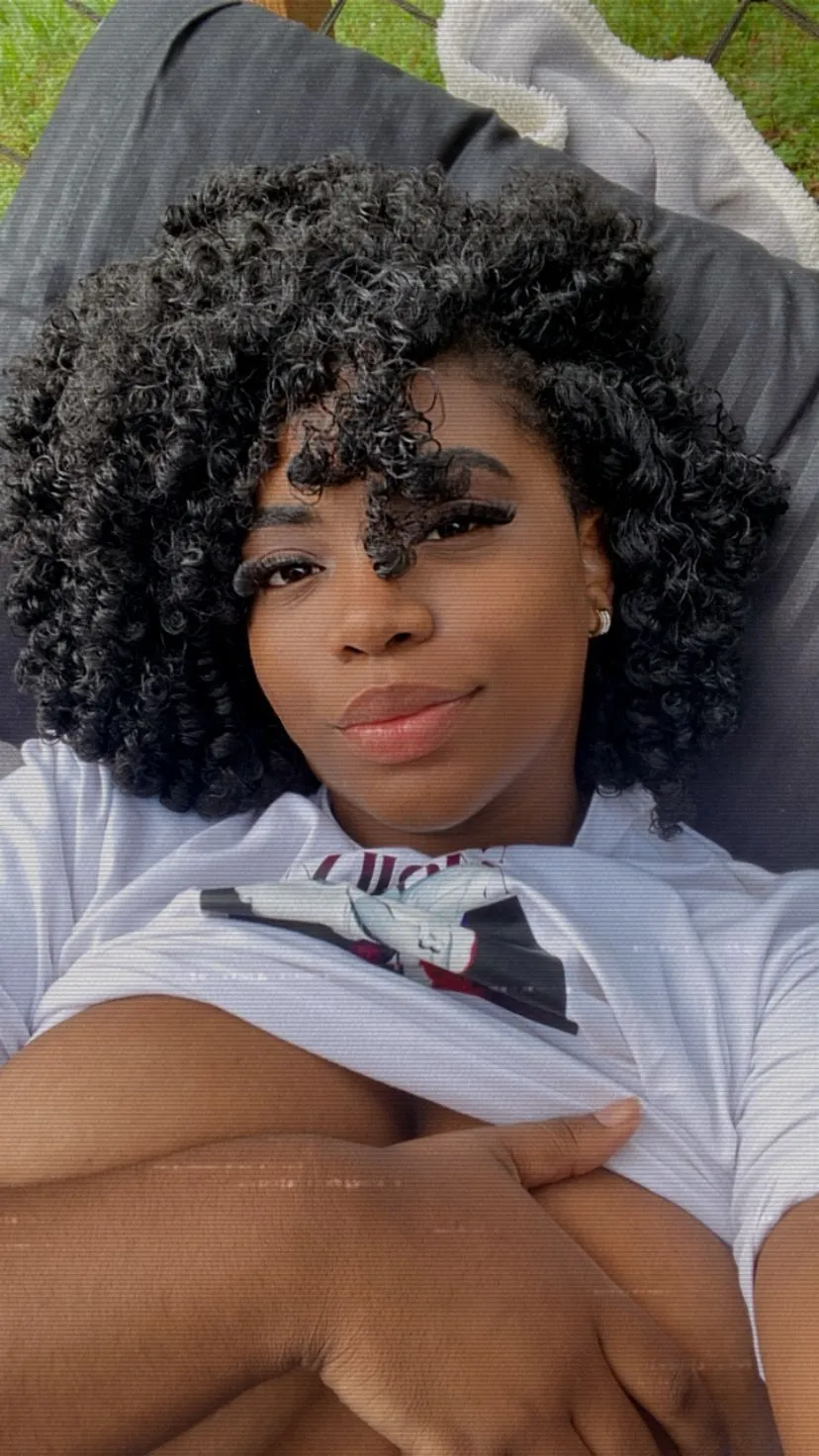 Live sex webcam photo for Tyralewiz #6186593