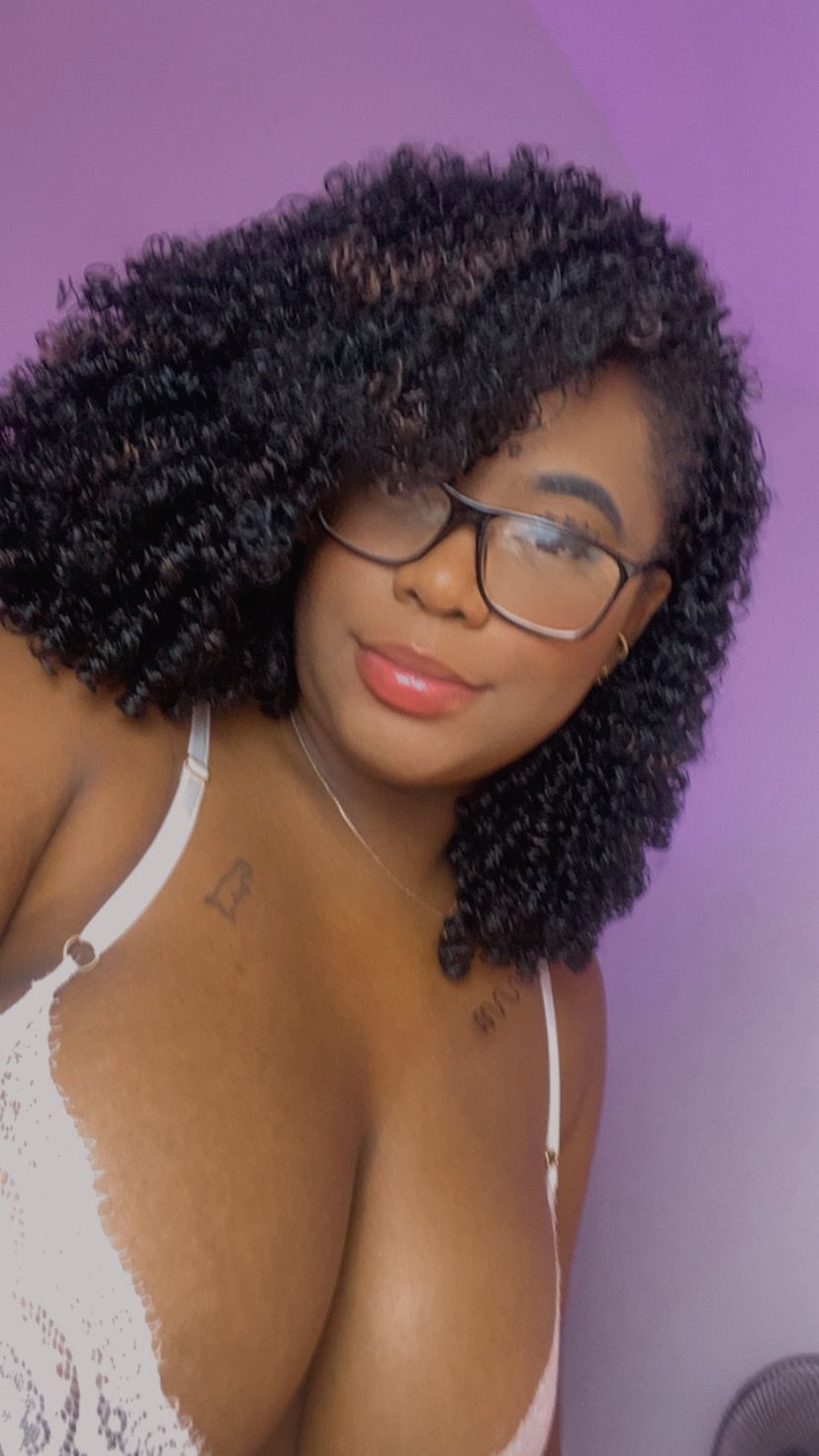 Live sex webcam photo for Tyralewiz #8049920