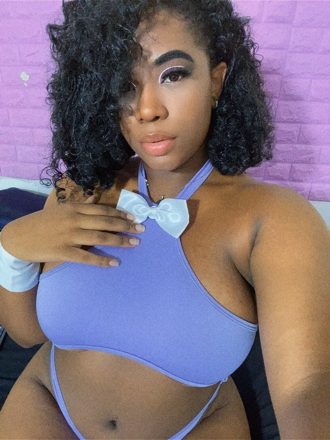 Live sex webcam photo for Tyralewiz #6186508