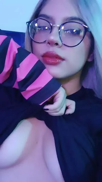 Live sex webcam photo for GothAstarteaa #6031069