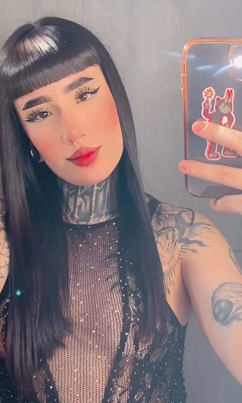 Live sex webcam photo for MarieBleue #7482088