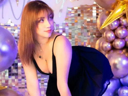 Live sex webcam photo for NinaCarter19 #5847610