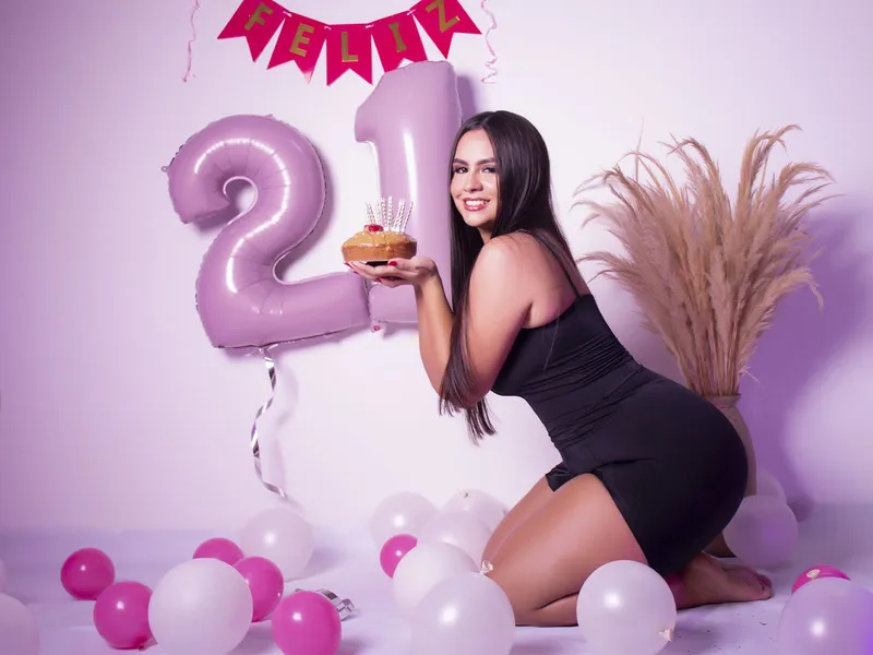 Live sex webcam photo for KattyPuttman #6076731