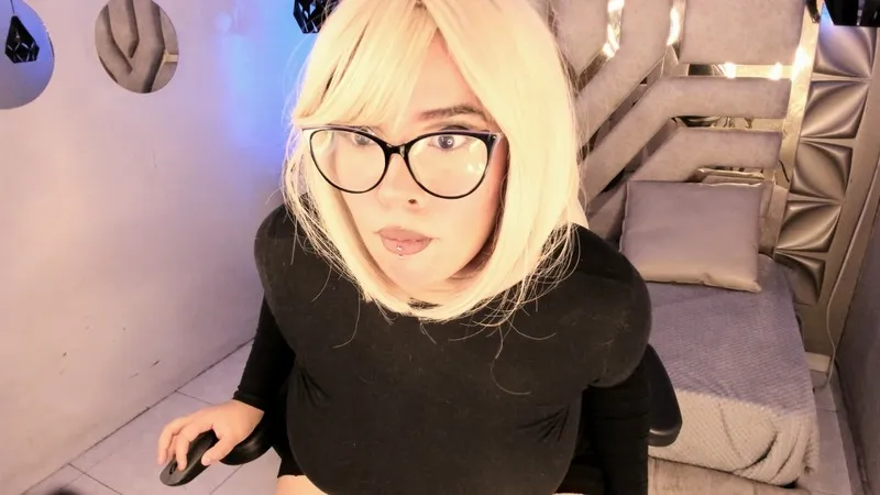 Live sex webcam photo for cinnamon88 #7883046