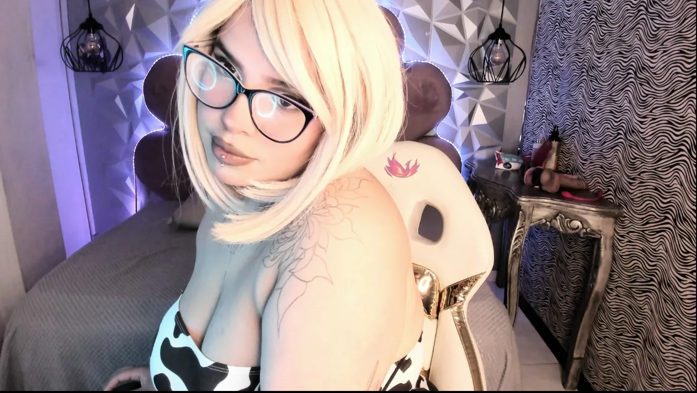 Live sex webcam photo for cinnamon88 #7883098