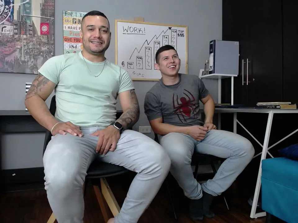 Live sex webcam photo for AngelColinns #5592595